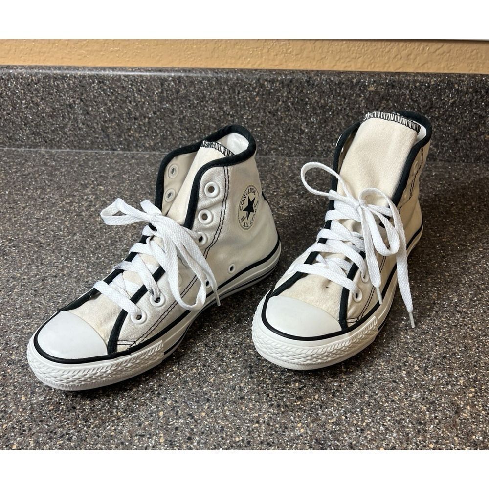 Converse All Star Big Kids Junior Sz 4 White/Black High Top Lace Up Sneaker Shoe